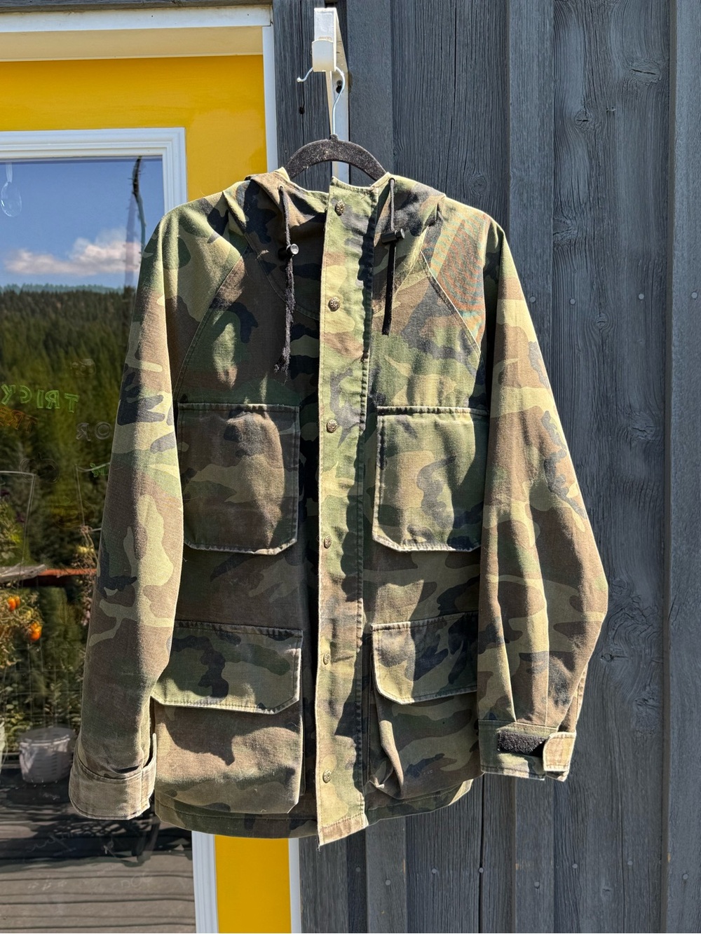 Vintage Gore-Tex Camouflage Hunting Hooded Jacket